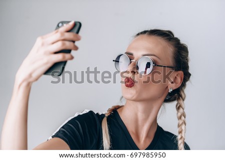 Girl hippy makes selfie