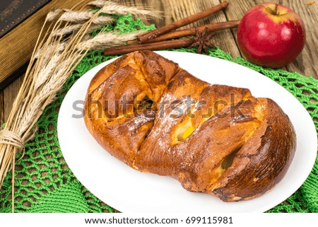 Apple pie with cinnamon on Thanksgiving Day. Studio Photo