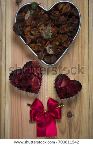 Decorative photos depicting roses, hearts and love.