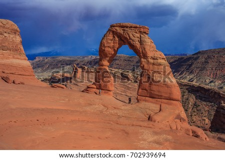 Delicate Arch at sunrise, Arches National Park, Utah, USA 