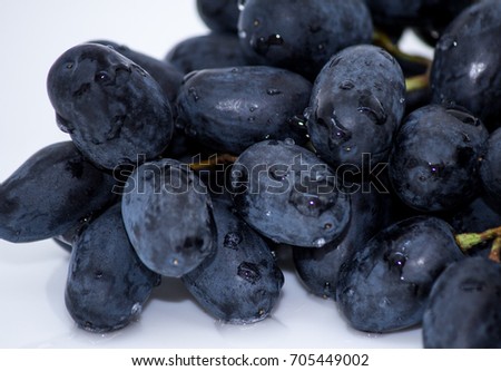 grapes white blue