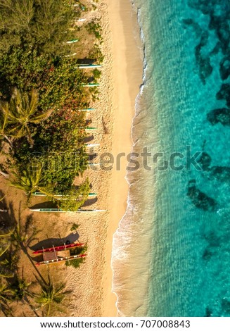 white sandy beach of hawaii 