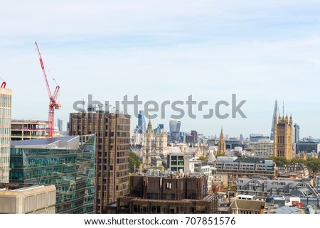 Panoramic views of London from above.