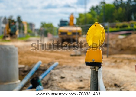 Road works yellow lamp, horizontal, no people