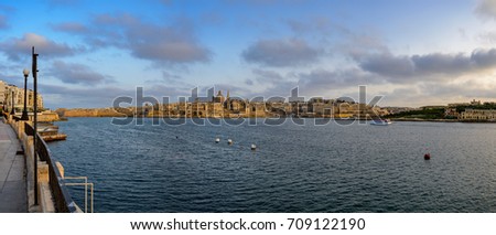 View from Sliema to the skyline of Valletta in evening light - Pamorama from five pictures