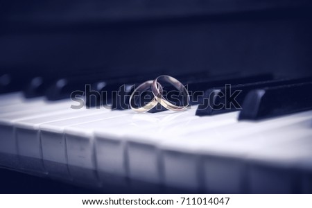 wedding rings piano keyboard