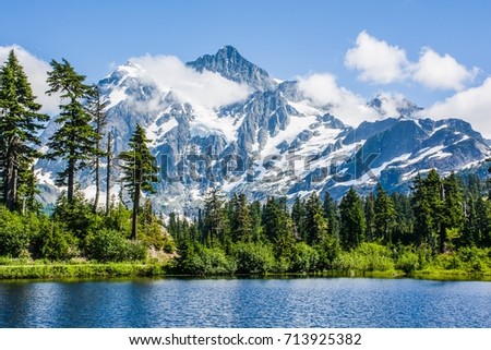 Reflection Mount Shuksan and Picture lake, North Cascades National Park, Washington, USA