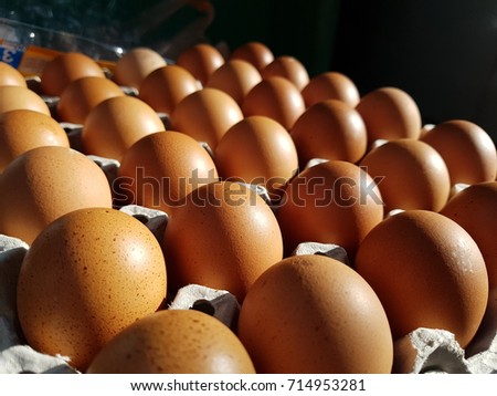 Chicken eggs from a healthy chicken farm.It is a clean, safe, protein-enhancing food.And have many other nutrients that are beneficial to the body.But the price is very cheap.Thailand