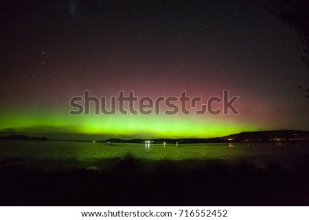 Aurora Australis rays at South Arm
