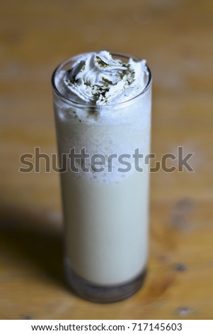 Ice vanilla with toping on it