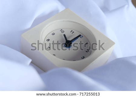 alarm clock 