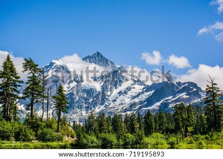 Landscape Mount Shuksan and Picture lake, North Cascades National Park, Washington, USA