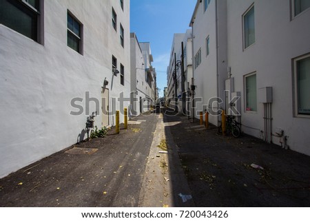The abandoned alley
