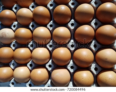 Chicken eggs from a healthy chicken farm.It is a clean, safe, protein-enhancing food.And have many other nutrients that are beneficial to the body.But the price is very cheap.Thailand