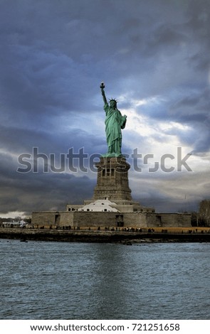 Front photo  of the Statue of Liberty