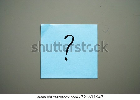 note question mark on table