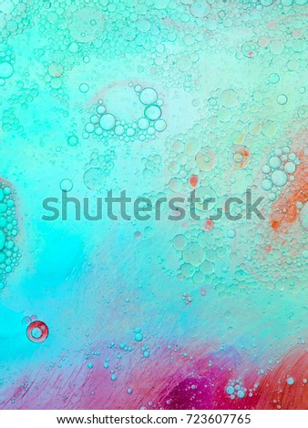 texture of oil mixed in water