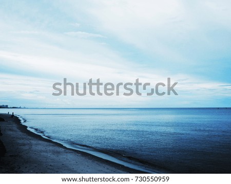 Horizon of the calm sea 