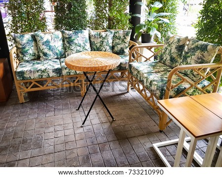 The beautiful table in the outdoor garden