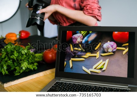 food photography advertisment laptop photo e-commerce technology backstage concept