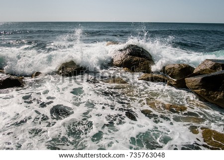 Ocean crushing waves