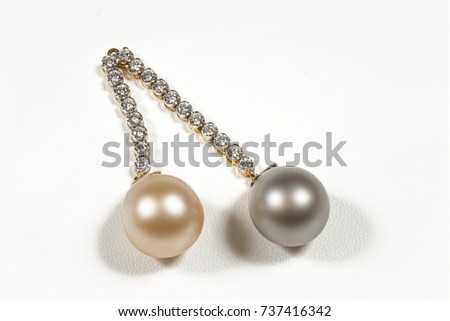 High Value Gems Stone accessories, Gold, Diamond, Pearl, earrings, Studio lighting white background, HDR stacking macro photo