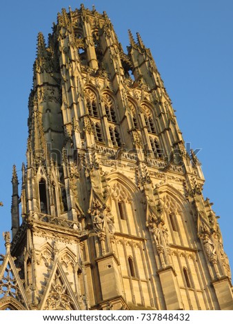 An amazing view of the cathedral of Rouen at sunset
This wonderful church is often in the Monet's paintings
In this picture we can sea all the details of the exterior of the church
France