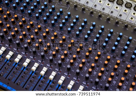 professional sound mixer details