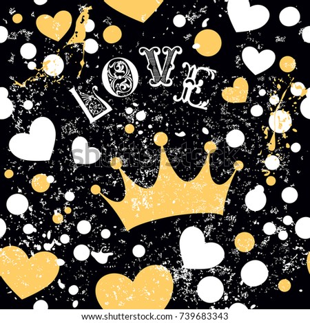 Seamless pattern with a golden crown and hearts on a black background.
