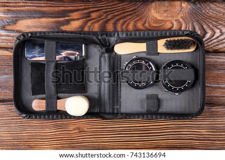 Set for cleaning cameras consisting of several objects