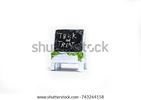 Happy Halloween invite plate  display showing trick or treat text front view ,isolate white background , copy space