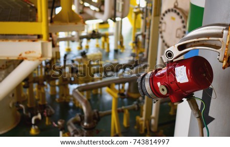 Station of flame detector UV and IR type installed at hazard area of oil and gas offshore platform for safety.
