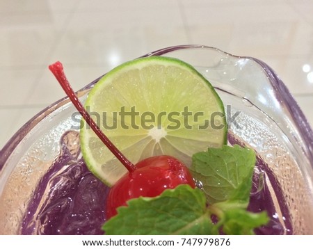 Lime cocktail with ice
