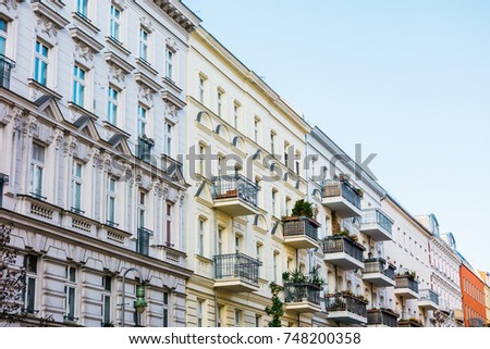 real estate picture of buildings at friedrichshain