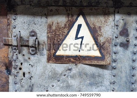 Danger, high voltage