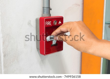 Handle pull fire alarm switch