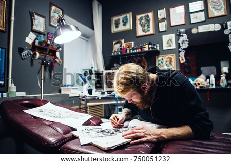 Artist man painting pencil picture