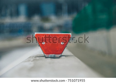 warning reflectors on the barrier