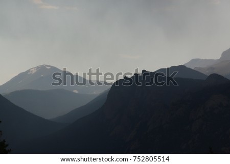 a picture of the rocky mountains