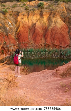 This lake was a Bauxite mine until 1976, when it has been abandoned due to the infiltration of salted water.
It is located in Otranto.
The typical colors of the ground and are due to the mineral.