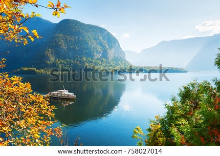 Beautiful autumn view of Hallstatter lake in Austrian Alps 