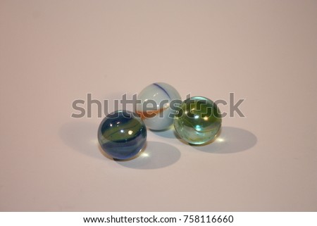 Marbles, glass, porcelain, circle