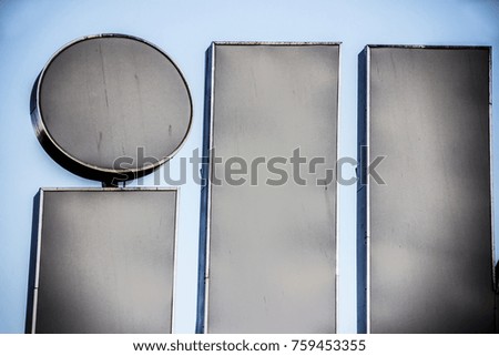 a picture of large sign of letters ill