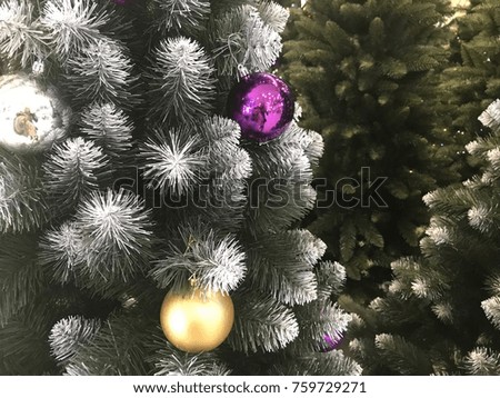 Christmas tree bulbs garland
