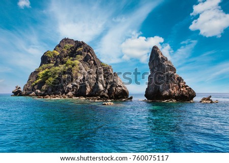 Big rock island, Moo Koh Chumphon, Chumohon province, Thailand., Ngam Yai Island. Belongs to Marine National Park Chumphon, fishing and diving