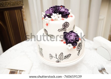 Big wedding cake 
