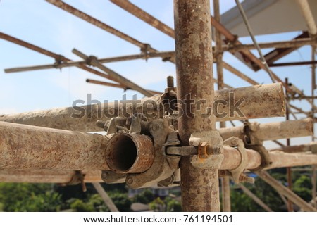 Steel frame scaffolding must be strong.Easy to remove, easy to secure.