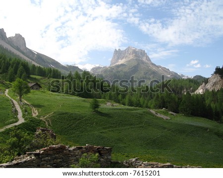 VALLEE ETROITE, FRANCE - ITALIE Royalty-Free Stock Photo #7615201