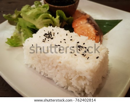 
Black sesame on rice with salmon set