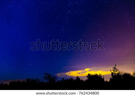 a picture of a night starry sky in the summer